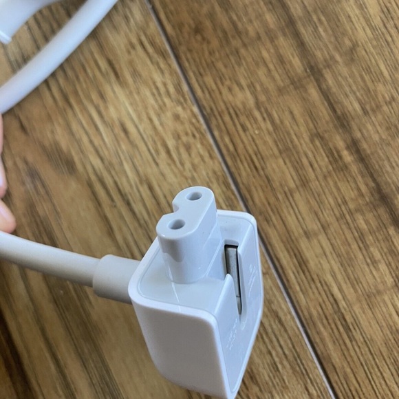 MacBook charger extension cord - Picture 2 of 2